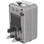 ⁦محول طاقة السفر Levelo Roamiversal 2400W بتصميم حقيبة سفر - ألومنيوم فضي⁩ - الصورة ⁦2⁩
